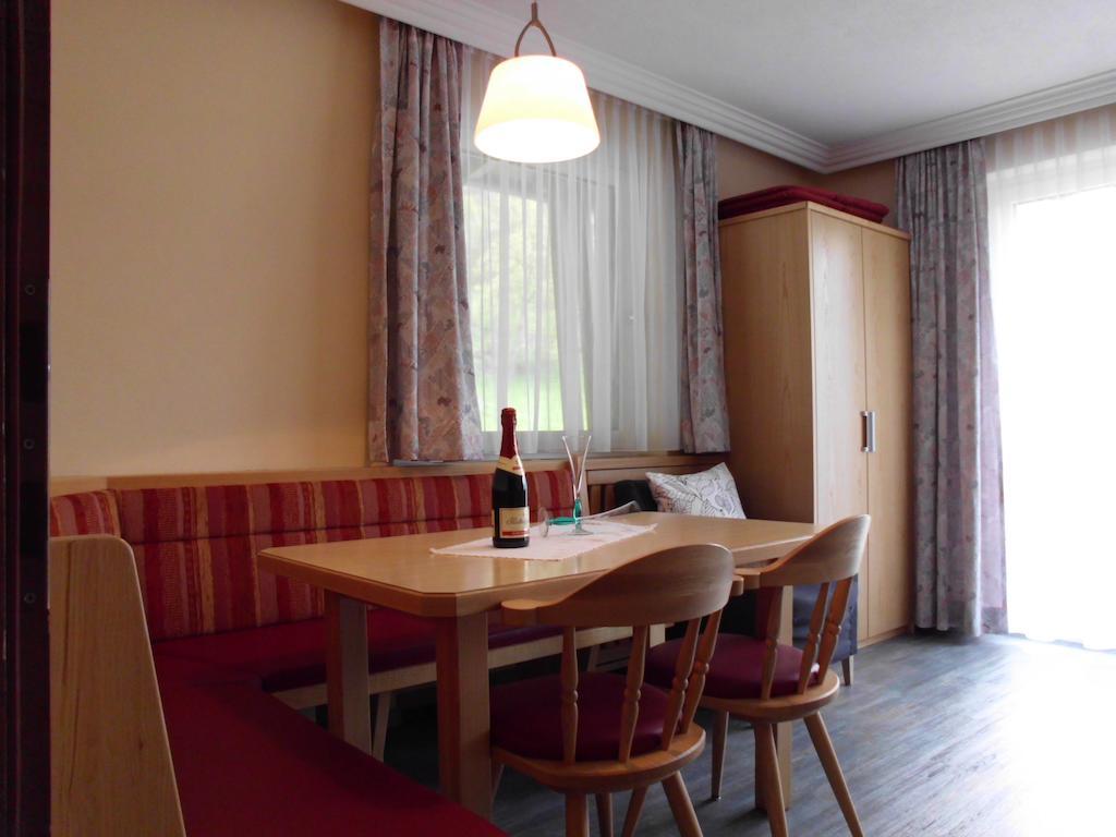 Ferienwohnungen Rahm Mayrhofen Chambre photo